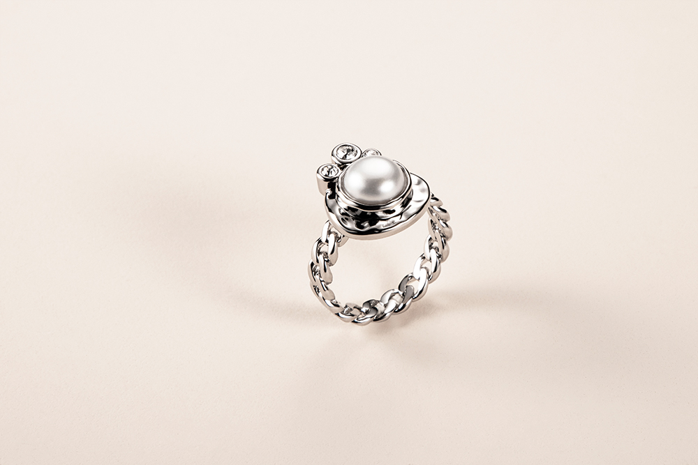Pearl Chain Ring