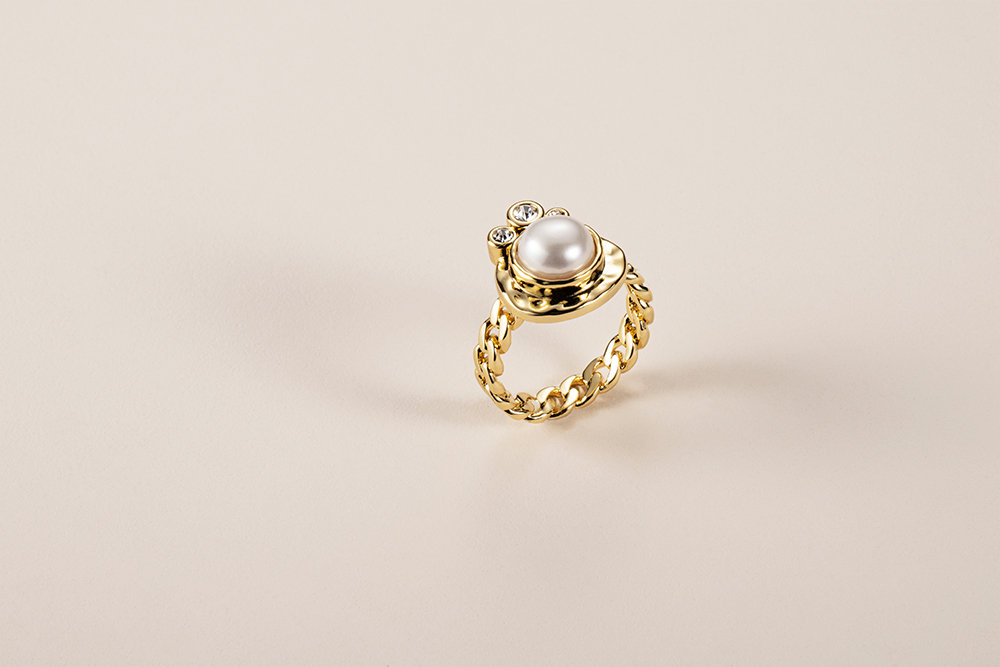 Pearl Chain Ring