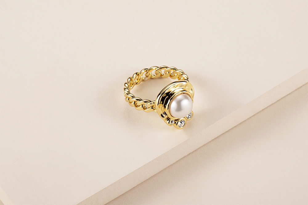 Pearl Chain Ring